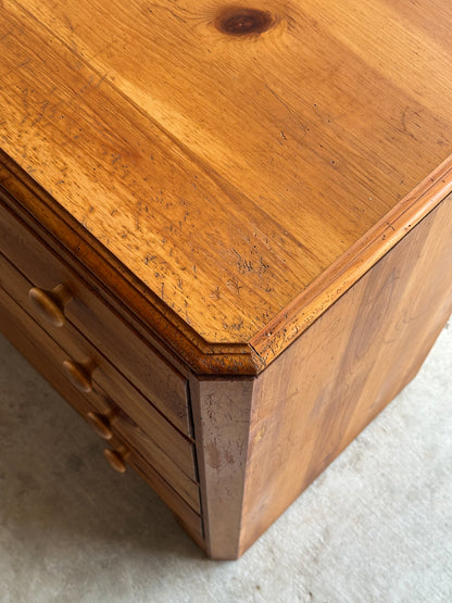 Vintage Lane “America” Collection Pine Chest of Drawers
