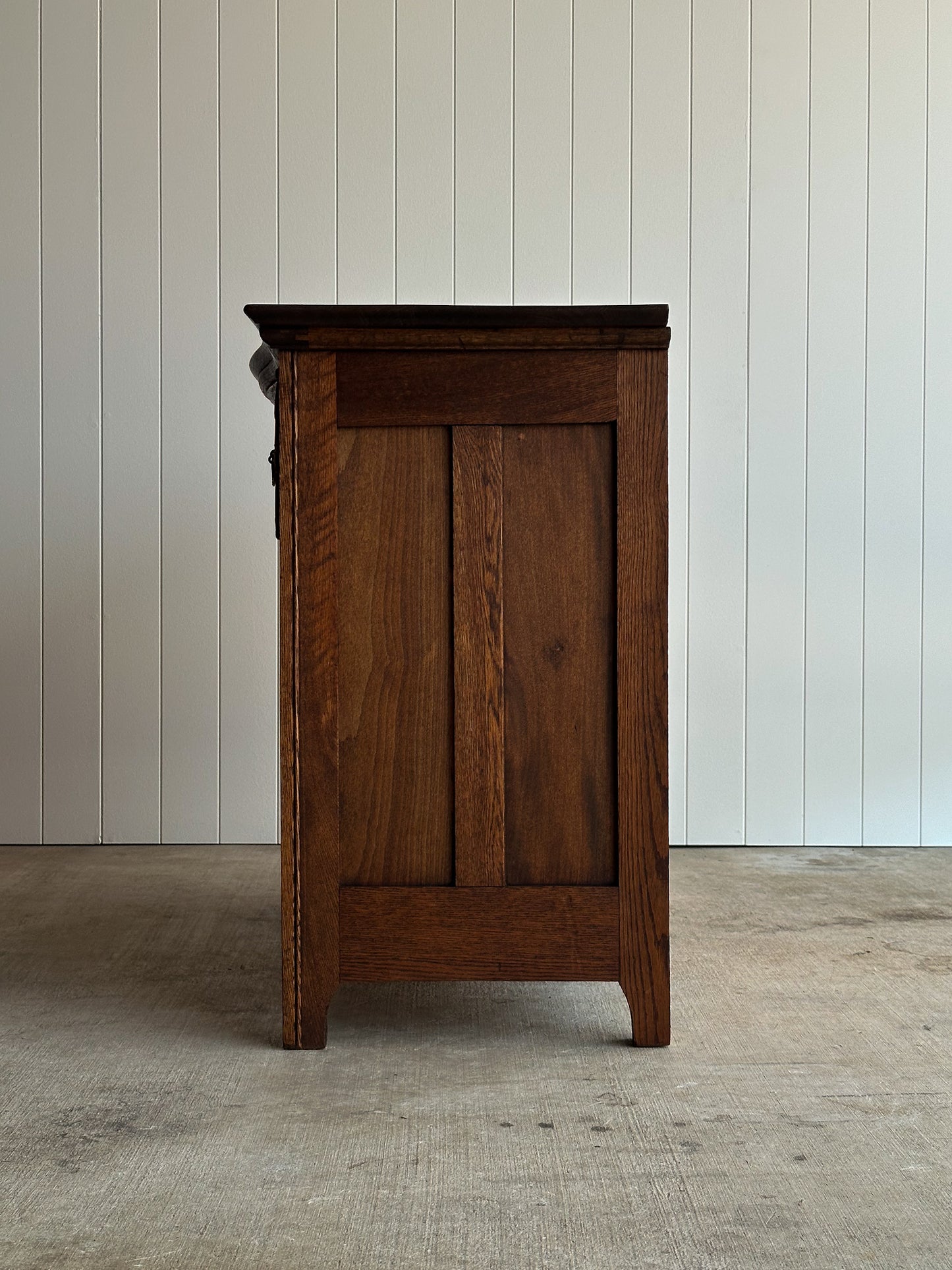 Antique Cathedral-Grain Oak Serpentine Chest of Drawers