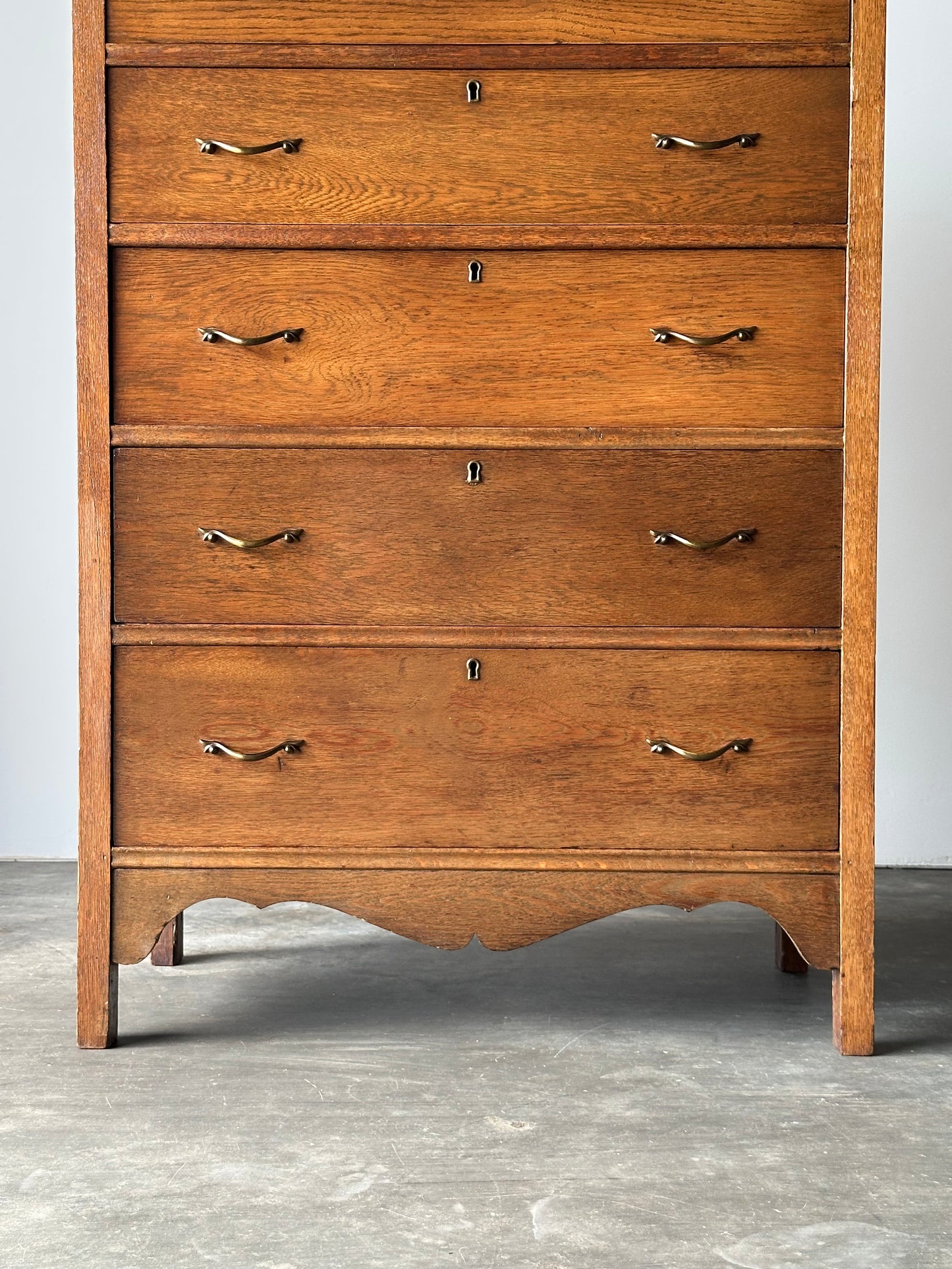 Antique Scalloped Quarter Sawn Golden Oak Chest of Drawers