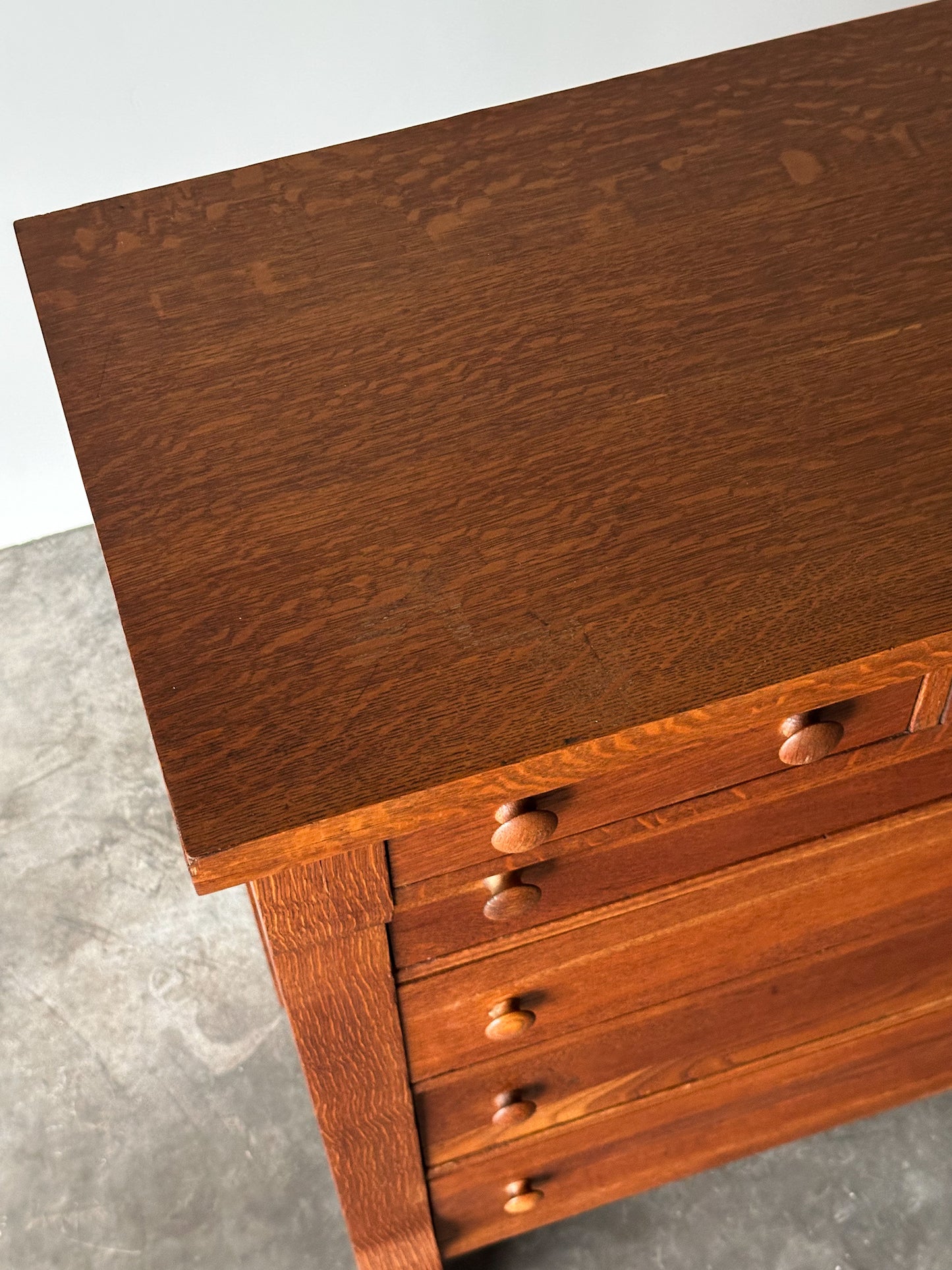 Quartersawn Oak Chest of Drawers, Turn-of-the-Century