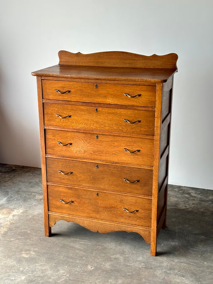 Antique Scalloped Quartersawn Golden Oak Chest of Drawers