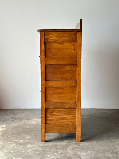 Antique Scalloped Quartersawn Golden Oak Chest of Drawers