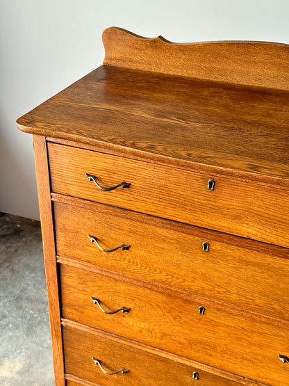 Antique Scalloped Quartersawn Golden Oak Chest of Drawers