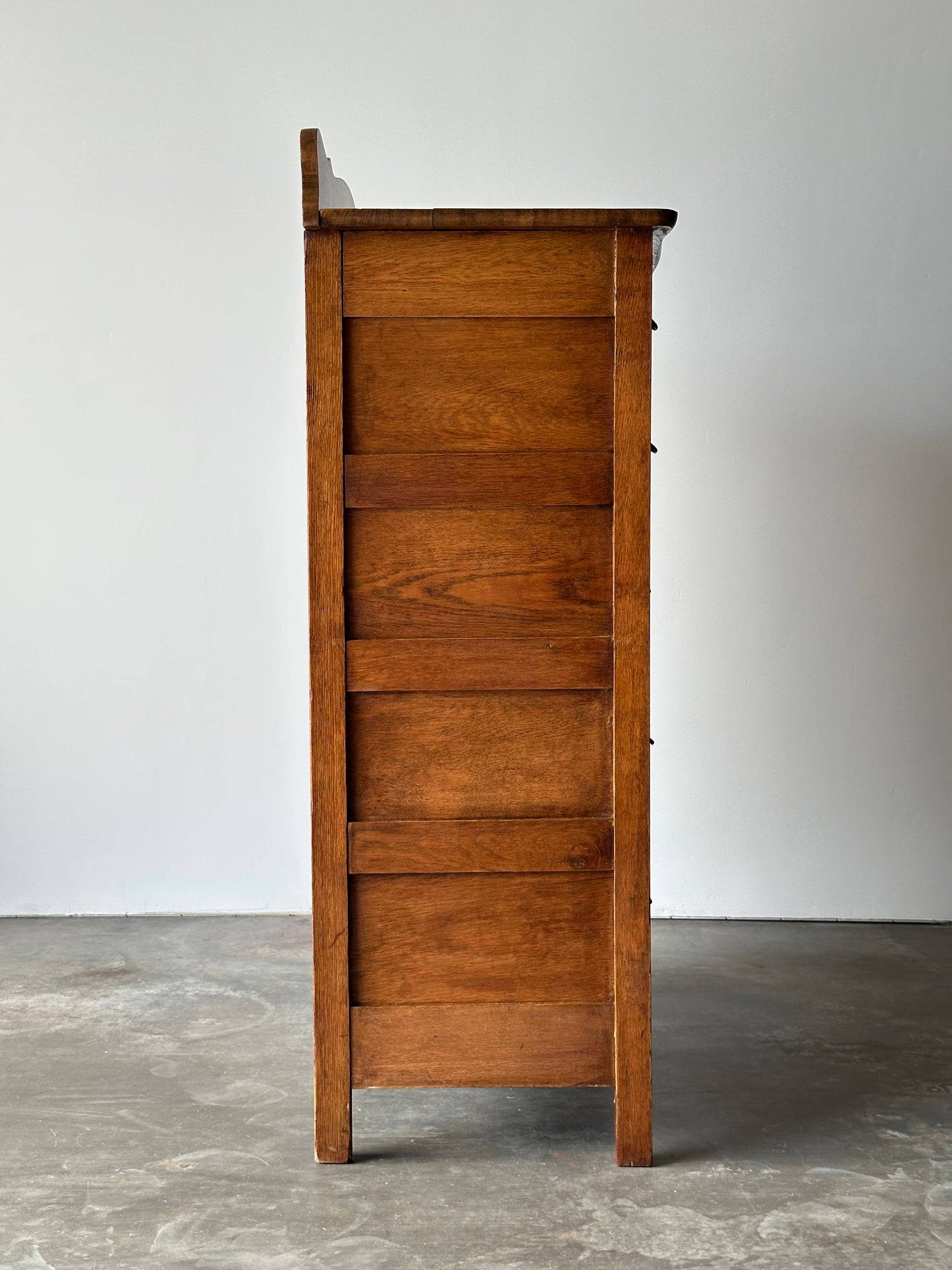 Antique Scalloped Quarter Sawn Golden Oak Chest of Drawers