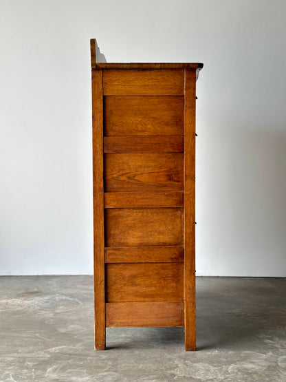 Antique Scalloped Quartersawn Golden Oak Chest of Drawers