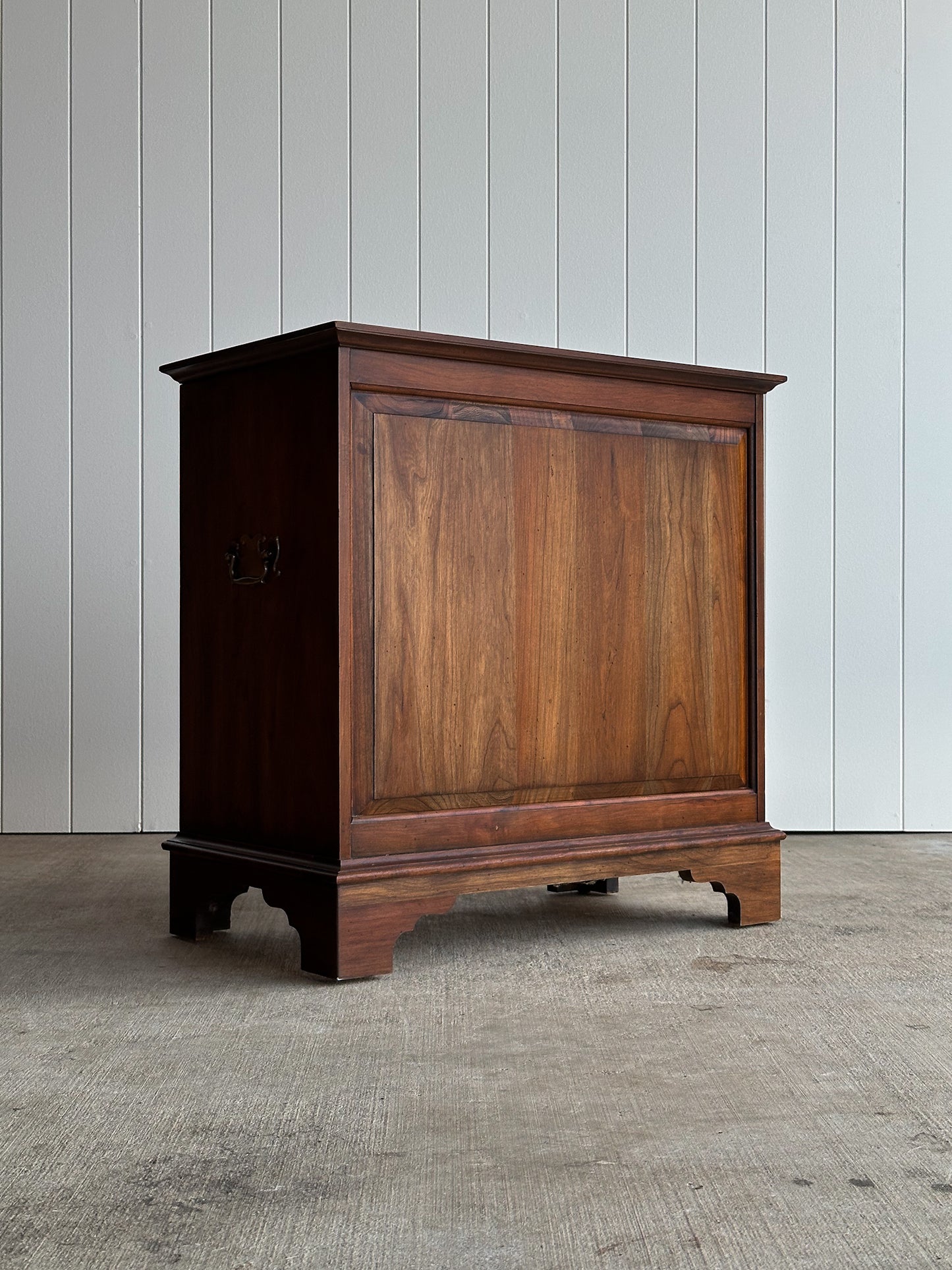 Pair of Pennsylvania House Georgian Cherry Bachelor Chests, C. Late 20th Century