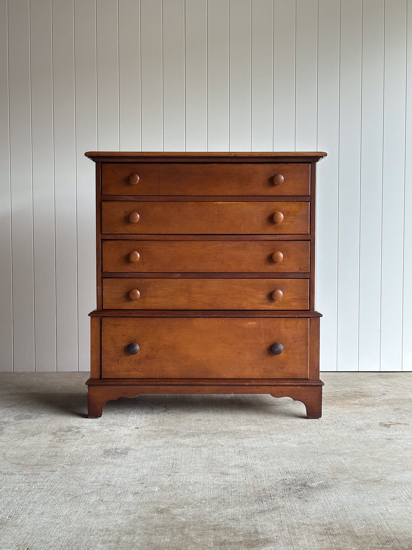 Vintage Transitional Chest of Drawers with Hidden Cedar Chest