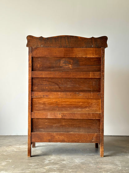Antique Scalloped Quartersawn Golden Oak Chest of Drawers
