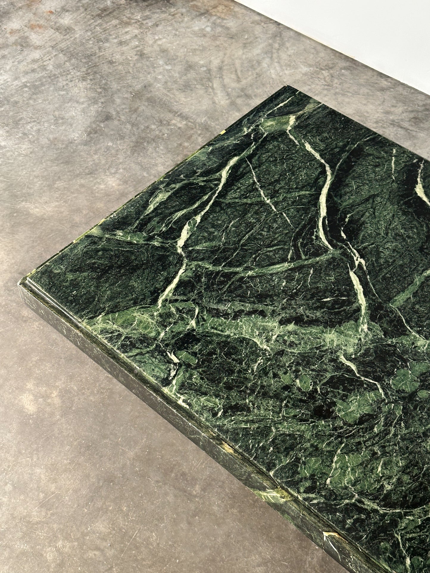 Verde Alpi Marble Pedestal Coffee Table, Italy, 1980s