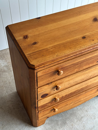 Vintage Lane “America” Collection Pine Chest of Drawers