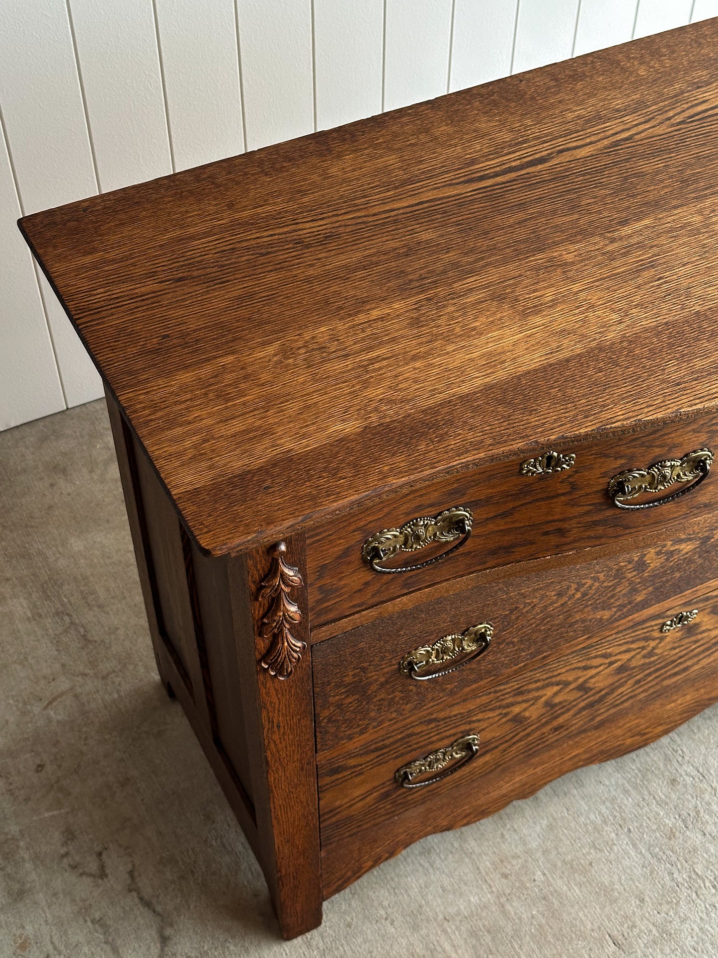 Antique Cathedral-Grain Oak Serpentine Chest of Drawers
