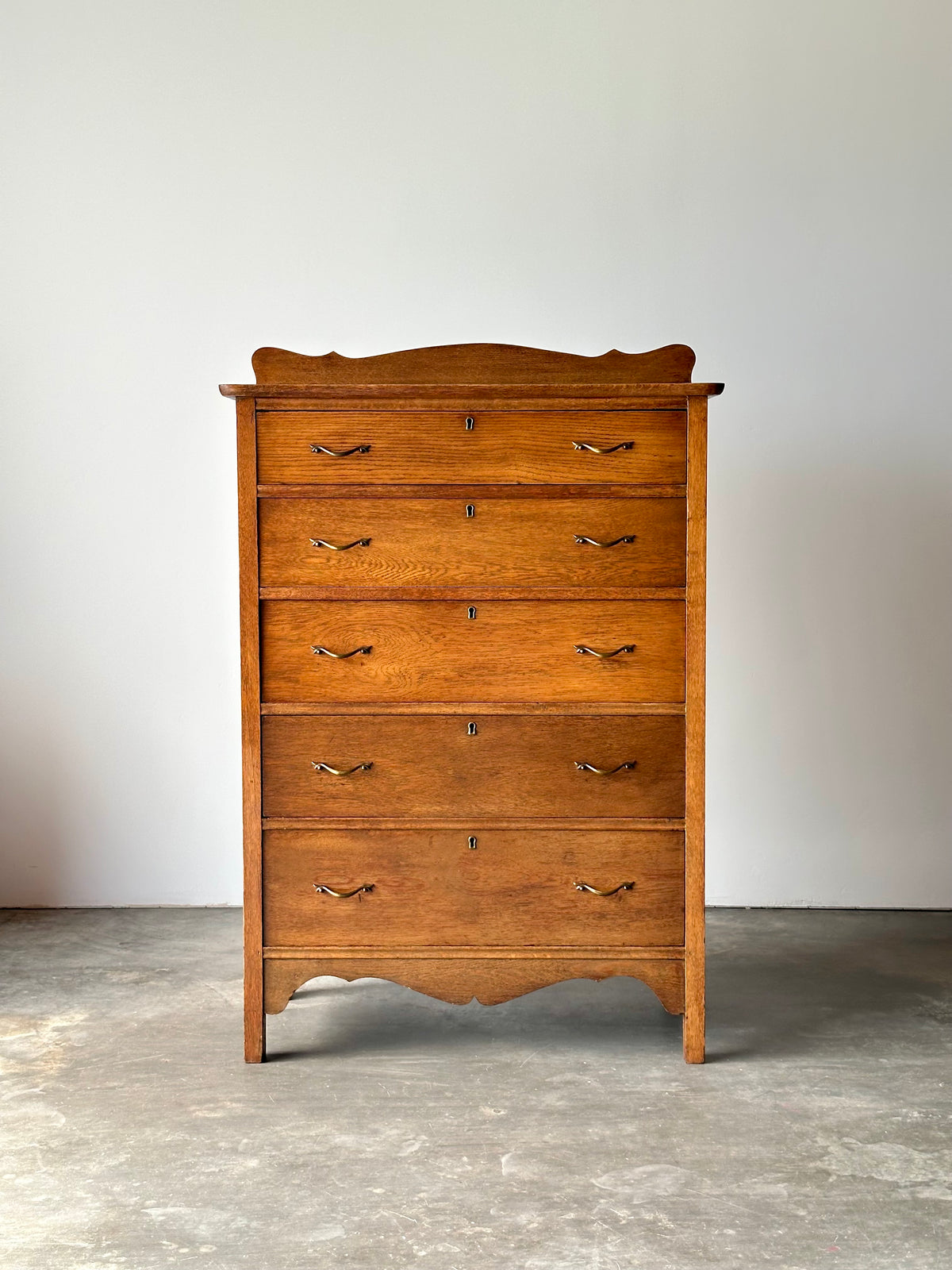 Antique Scalloped Quartersawn Golden Oak Chest of Drawers