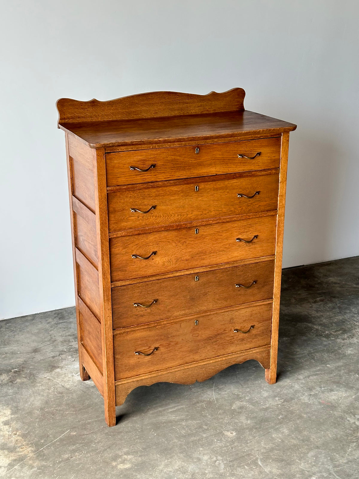 Antique Scalloped Quartersawn Golden Oak Chest of Drawers