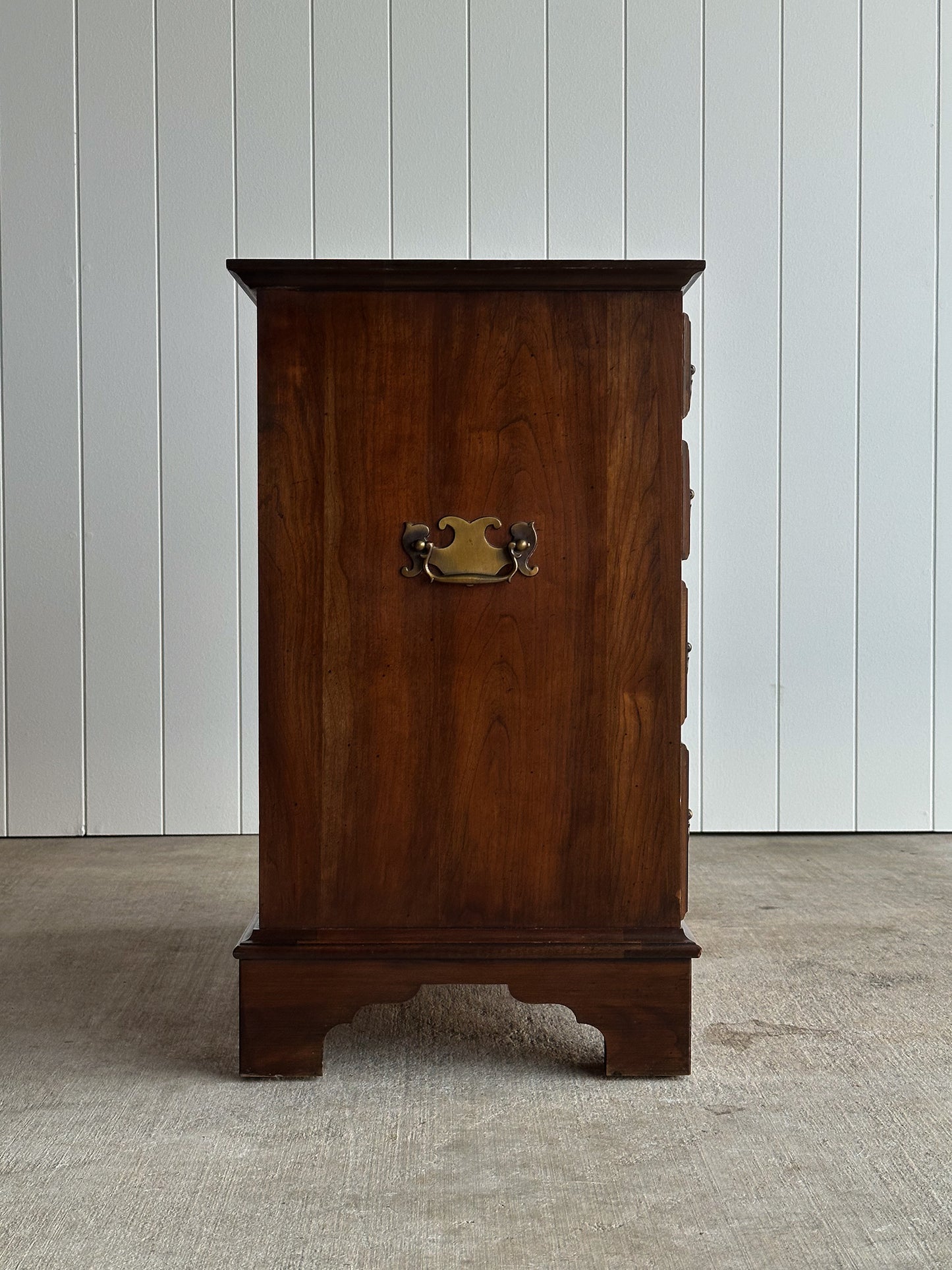 Pair of Pennsylvania House Georgian Cherry Bachelor Chests, C. Late 20th Century