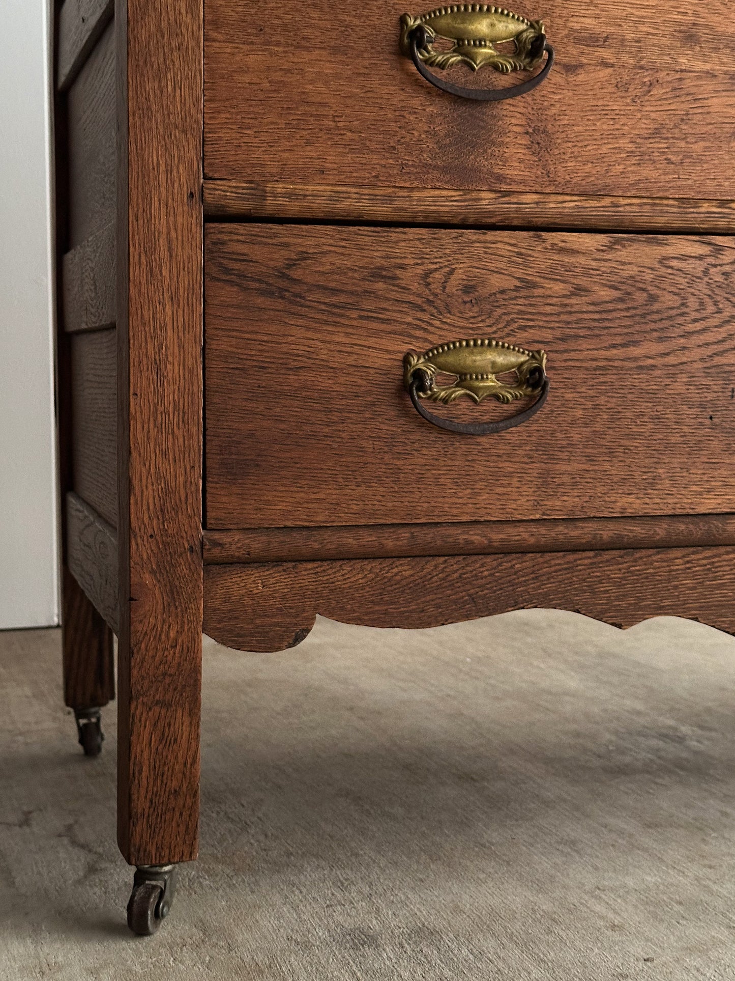 Antique Oak Three-Drawer Chest of Drawers, 19th Century