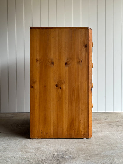 Vintage Lane “America” Collection Pine Chest of Drawers