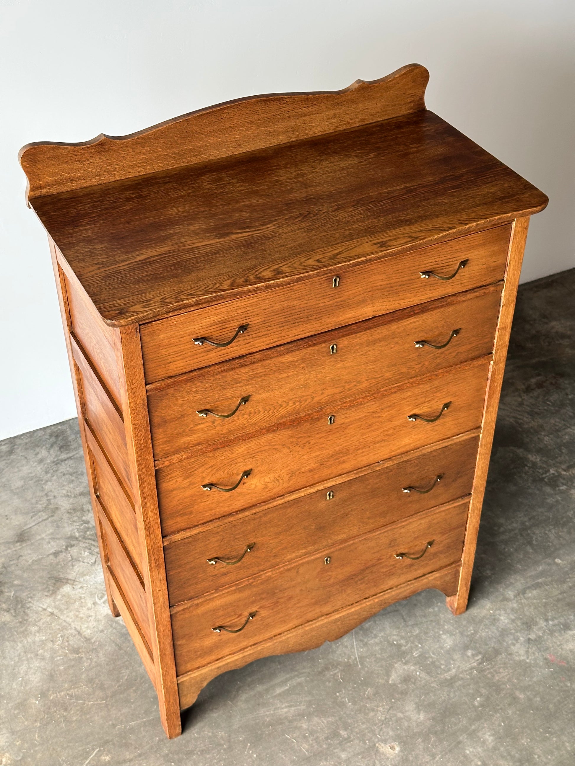 Antique Scalloped Quartersawn Golden Oak Chest of Drawers
